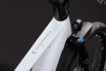 Cube Kathmandu Hybrid Deluxe Pro 800 metallic wit´n´chroom 2027 – Image 2