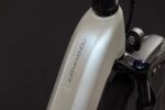 Cube Kathmandu Hybrid Deluxe EXC 800 glintsand'n'black EE 2027 – Image 3