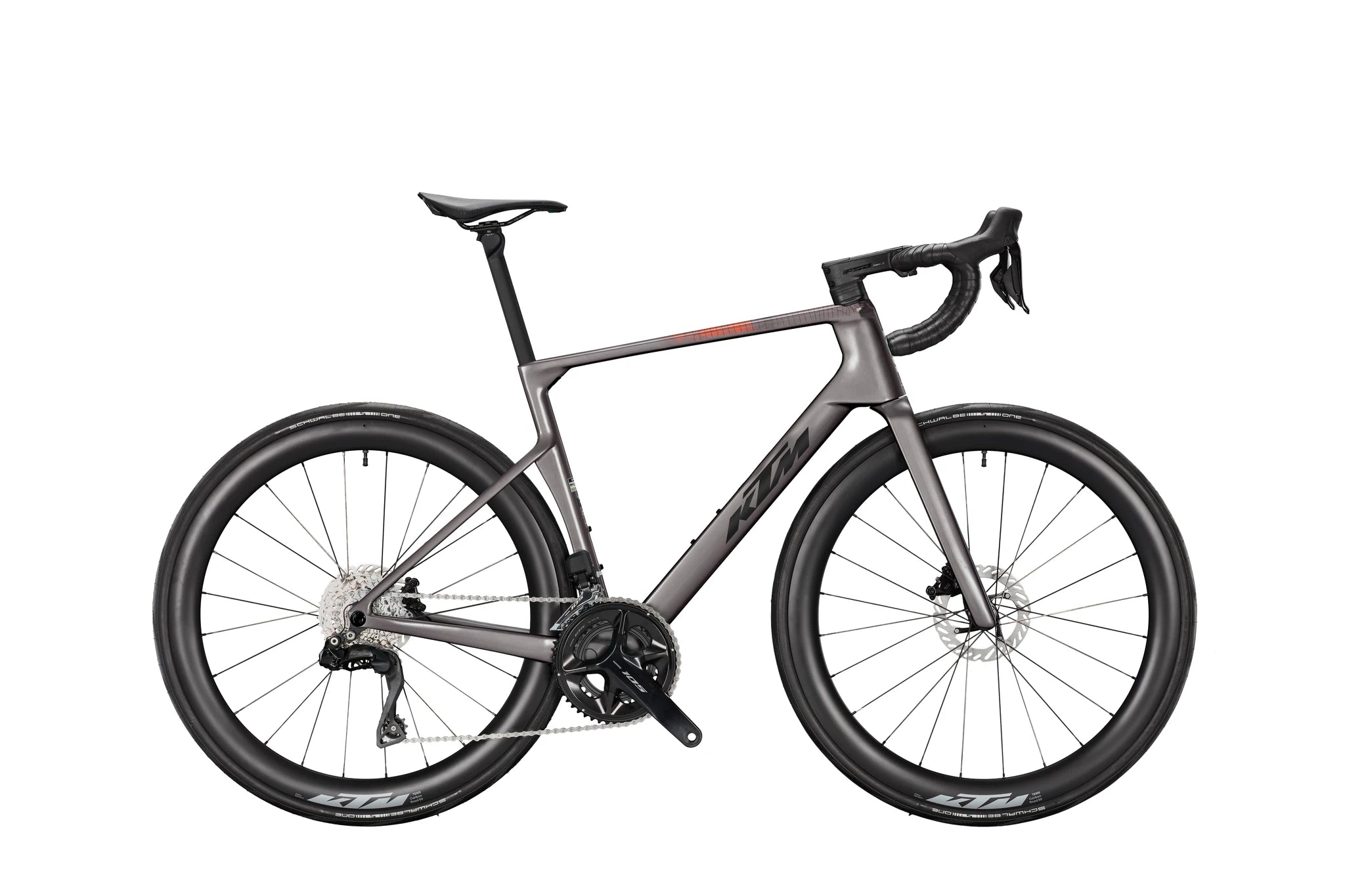 2270447115_REVELATOR_SYRO_ELITE_M_55__MOON-ROCK-MATT__BLACK_ORANGE_3000.jpg KTM Revelator Syro Elite Di2 MOON ROCK MATT 2027 – Image 1