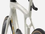 Trek Madone SLR 7 AXS Era White/Supernova Marble 2026 – Image 4
