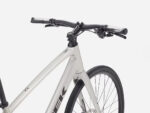 Trek FX 3 Gen 4 Lunar Silver 2027 – Image 3