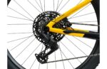 Crussis e-Hard 11.11 600 geel/zwart 2026 – Image 6