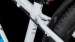 Cube Acid 240 Disc Allroad wit en blauw 24" – Image 4