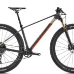 Mondraker Podium Carbon R 29 Matzilver Carbon / Woestijngrijs / Oranje