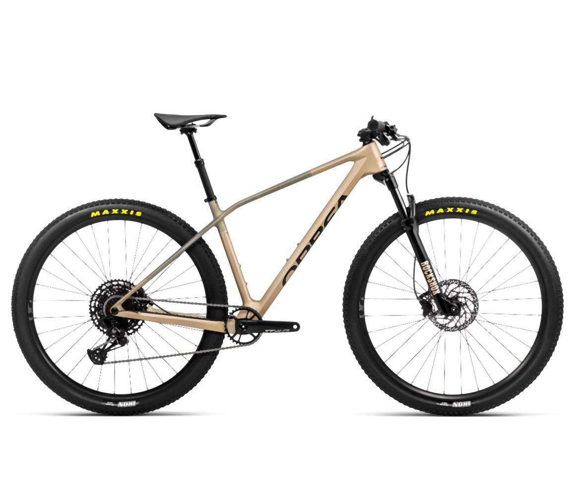 orbea-23-alma-m51-baobab-brown-green-gold-2023-liquid-life-36763447886133.jpg Orbea ALMA M51 Baobab Brown - Green Goud – Image 1