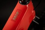Santa Cruz 5010 | C | R | Glanzend rood – Image 9