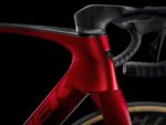 Trek Madone SLR 9 Gen 7 Metallic Red Smoke naar Red Carbon Smoke – Image 4